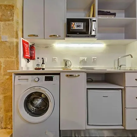 31 Sally Port * La Valette