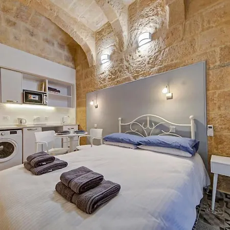 31 Sally Port Apartment Valletta