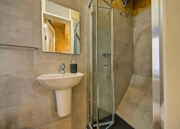 شقة 31 Sally Port